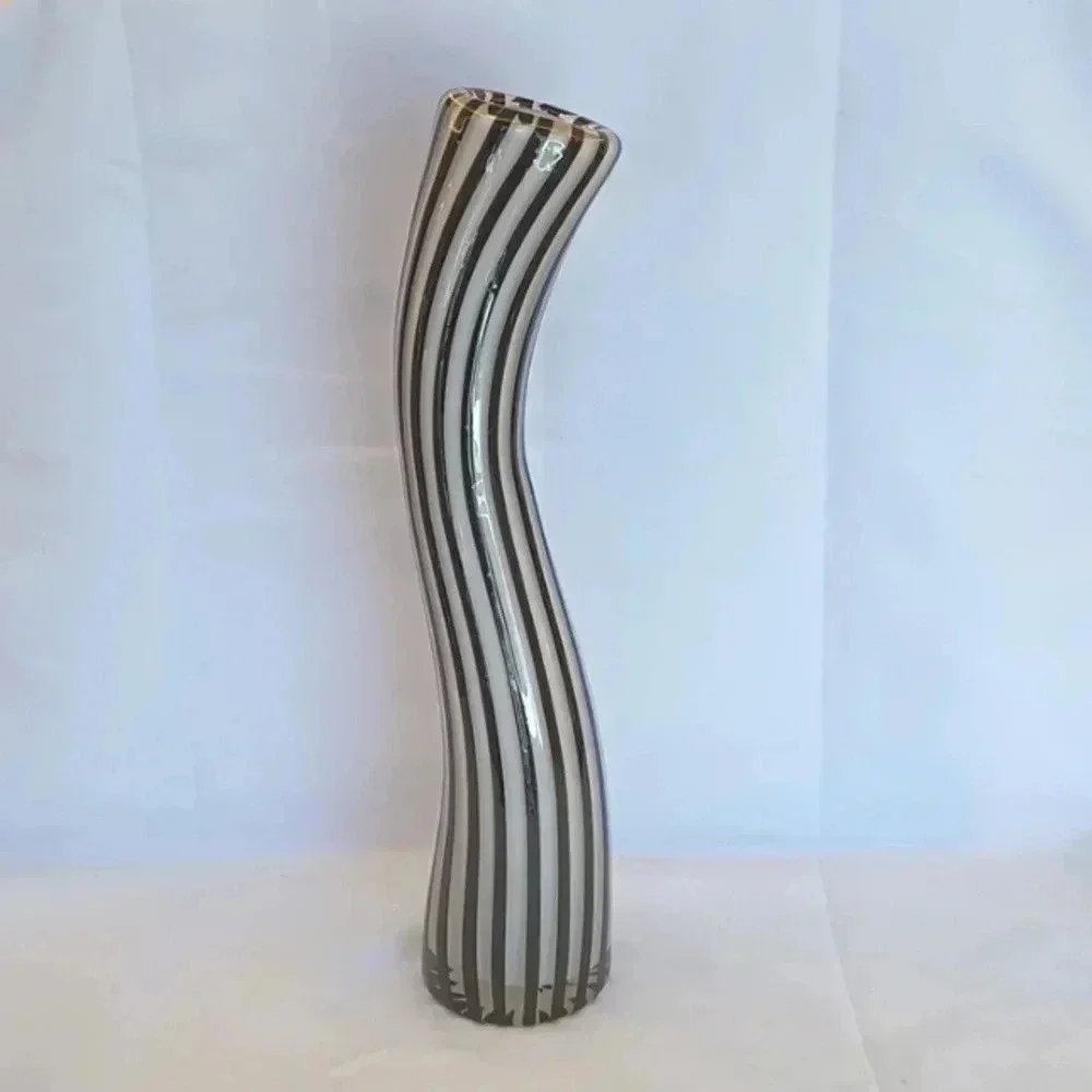 Murano Glass Black and White Vase - Picture 1 of 2